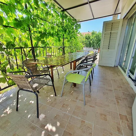 Vakantiehuis Relax Whirpool 8 - 12 Guests Pirovac