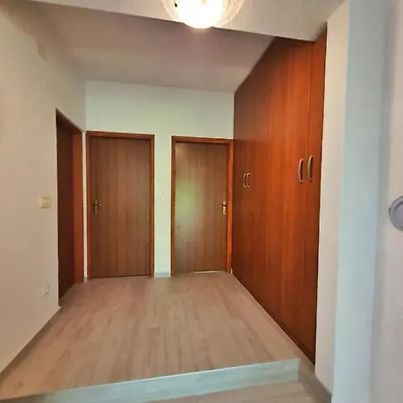 Relax Whirpool 8 - 12 Guests * Pirovac