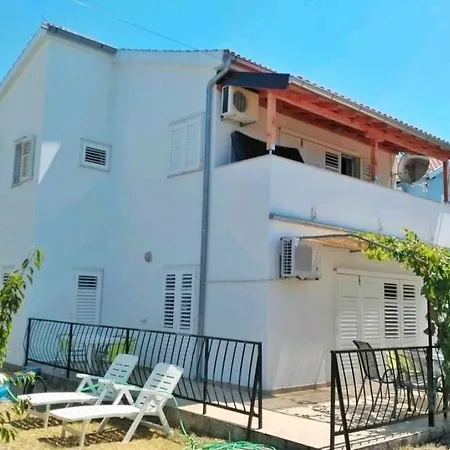 Vakantiehuis Relax Whirpool 8 - 12 Guests Pirovac