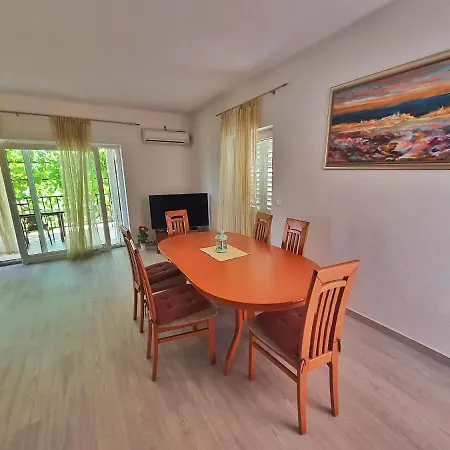 Relax Whirpool 8 - 12 Guests Vakantiehuis *